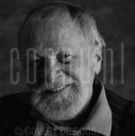 14-03-2000 Nico van der Stam at studio in Amsterdam.

[keywords]Black & White Image, Headshot, Smiling, Eyecontact, Photographer[/keywords]